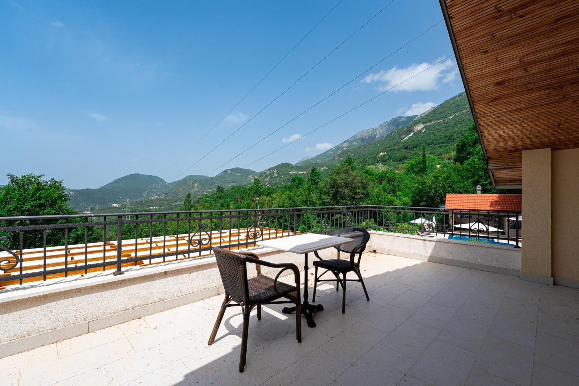 Sunset & Sunrise Villas In Stanisici-Two Villas With Common Pool Budua Esterno foto